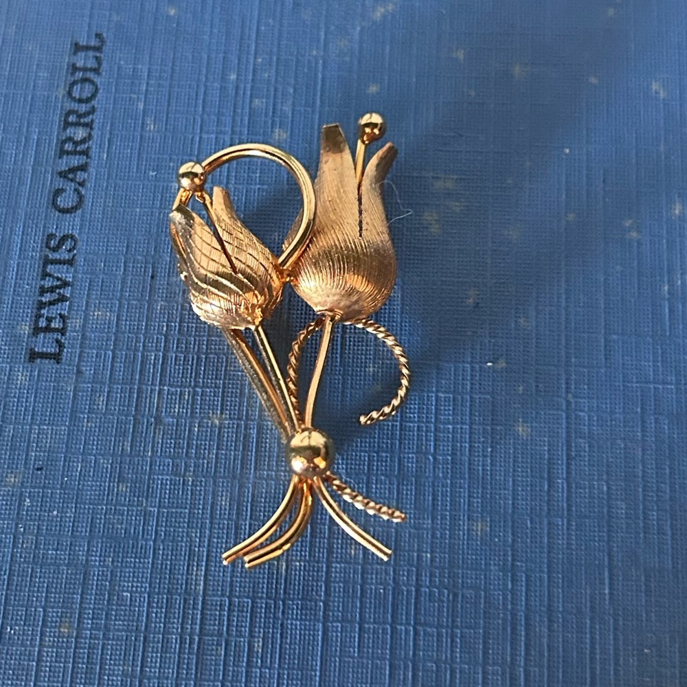 Vintage Goldtone Flower Brooch